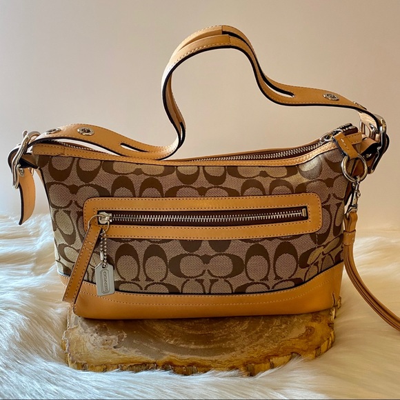 Coach Handbags - 👜 COACH Signature Fabric Leather Trim Hobo👜